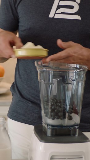 Chef Tom Brady 🤌🤌 Fuel like a champ with Tom's Favorite Smoothie — packed with antioxidants, nutrients, and protein. Get the full recipe: https://bit.ly/twTomsFavorite | TB12