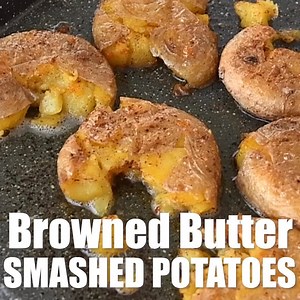 RECIPE: https://www.mamagourmand.com/smashed-potatoes/ Smashed Potatoes recipe is an easy take on Pioneer Woman’s popular recipe. Creamy red potatoes are crushed, drizzled with a toasted browned butter, and baked up to gloriously crispy and brown in the oven. | MamaGourmand - Gluten Free