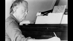 A proto Method Sampling piece by Louis Andriessen that mainly pulls the materials from the nine symphonies of Beethoven as if a DJ is playing a portion of different records. #emn #classicalmusic #beethoven #methodsampling | Ensemble Mik Nawooj