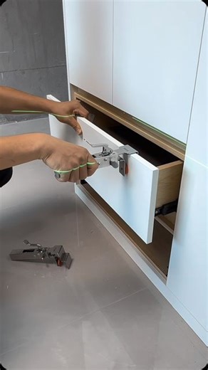 Septemberstore on Instagram: "Streamline your woodworking with the Press Type Quick Drawer Clamp! This stainless steel, adjustable telescopic hand tool ensures perfect alignment and secure panel installation. A game-changer for any project requiring precision and stability. 🛠️📐 ALL PRODUCTS LINKED ON MY VIDEO under Description > check bio link 🤝🏽" Ordinal number-190-Push type quick drawer clamp #WoodworkingTools #QuickClamp #DrawerInstallation #PrecisionWork #TelescopicTool #StainlessSteelTo