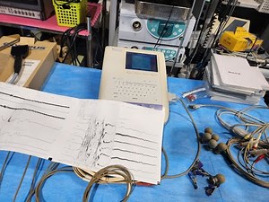 NIHON KOHDEN ECG-1350K cardiofax M Electrocardiograph