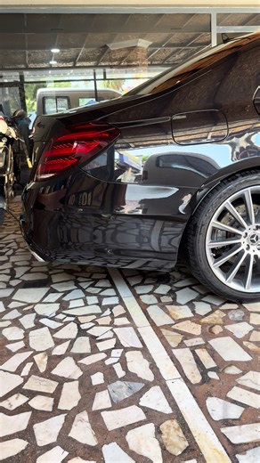 Exploring the Mercedes Benz Clean Car for a Long Drive in Istanbul