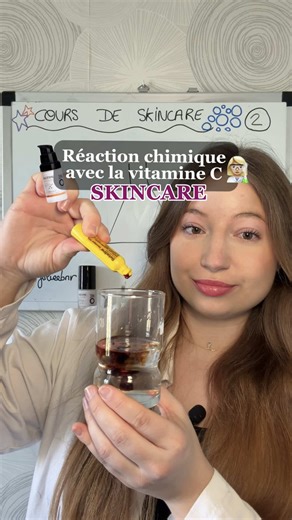 Bienvenue dans ton 2e cours de skincare 👩🏼‍🔬🧪 Aujourd’hui je te présente la vitamine C, l’actif parfait pour défatiguer et donner du glow ✨ publicité Moi j’utilise l’Enotime Booster C10 @ENO, Laboratoire Codexial composé de : • 10% de vitamine C pure anti-oxydant et anti-âge • acide hyaluronique pour retenir l’eau 💦 • adénosine pour stimuler la production de collagène • acide férulique pour renforcer la stabilité de la vitamine C ☀️ *Profite-en, avec le code JULIE20 tu as -20% sur ton premi