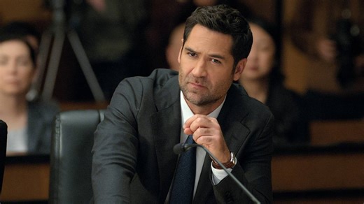 10 Crime Books That Deliver the Same Thrill As Netflix's 'The Lincoln Lawyer'