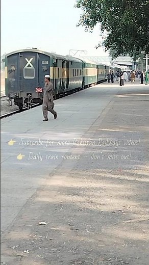 Rehman Baba Express Entering Station #shorts #trendingshorts #reels #train#travel