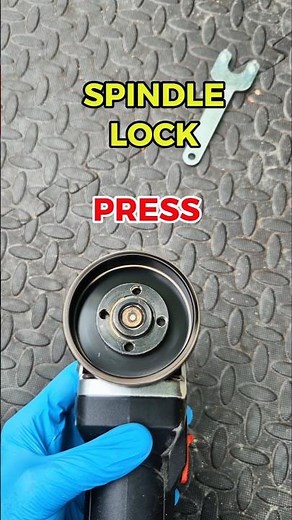 How to remove an angle grinder disc without a wrench #diy #tools #shorts #viral #anglegrinder