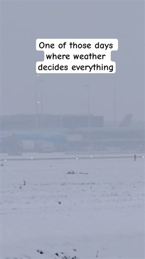 Schiphol in Heavy Snow ❄️ Diversions & Delays Everywhere #schiphol #planespotting