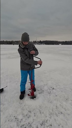 Using A $40 Cabela's Ice Auger #icefishing #thelocalexplorers #auger #snow #productreview #howto