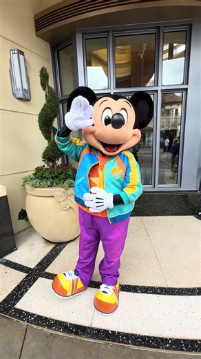 Mickey Mouse Got A Brand-New Outfit For The 25th Anniversary Of Disney California Adventure Park!