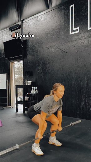 Struggling to get under your cleans? You might be pulling too early. We’ve been grinding through our clean complexes this cycle, and you might have noticed your arms getting tired as the set goes on, and you’re struggling to get yourself under that bar. It’s a normal thing that happens to a lot of us before we get that technique down—but with a few adjustments, you can adjust the pull and focus on using your legs, not your arms, to finish the clean. Head Coach @apexgordon walks us through what’s