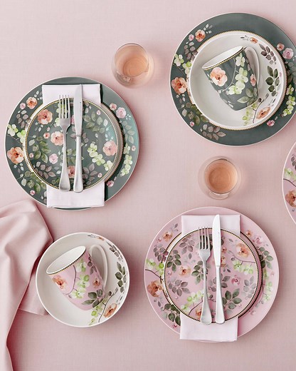 Our Cotton Classics collection are classics for a reason 🤍 Dress your table with napery that will never go out of style, now in rose, navy, and black. https://bit.ly/MaxwellWilliams-CottonClassics | Maxwell & Williams