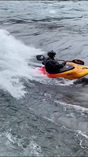 🌊 Push your playboating to the next level. The Astro 58 delivers lift and control with a design that makes every maneuver crisp and dynamic. 🛶 Available in both 54 & 58—choose your size, own the wave. Video Credit: Jorge Muller Concha Get yours here: https://zurl.co/eQEsF | Riot Kayaks