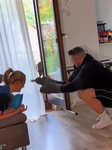 Fake mouse prank #usa #funnyvideos #prank