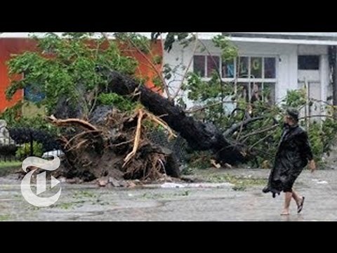 Philippines Typhoon 2013: Haiyan Causes Mass Disruption | The New York Times
