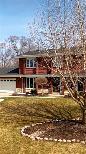 3260 S Regal Dr New Berlin, WI