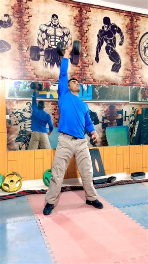 One arm dumbbell snatch full body best exercise🔥 #trending #short #gym #insta #bodyweightexercises