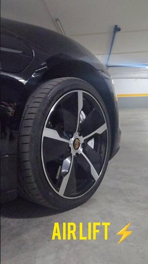 Porsche Taycan 4S: Air Suspension in Action! ↕️🚀