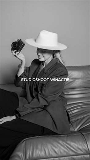 Fotograaf | Yke Ritsema on Instagram: "Studio shootdag inclusief een winactie🎁 Op 22 december sta ik een hele dag voor jullie klaar in de studio. Een mooie foto is het perfecte kerstcadeau voor de feestdagen. En om iets terug te doen voor jullie, geef ik ook een cadeau. Want jij kan nu een shoot winnen! Volg mij en maak extra kans door de video te delen in je verhaal. Tot in de studio! 📅 22 december 🌟 @studiobreau in Dronten 🪄 minimaal 20 foto’s bewerkt in kleur&zwart-wit Zo doe je mee met d