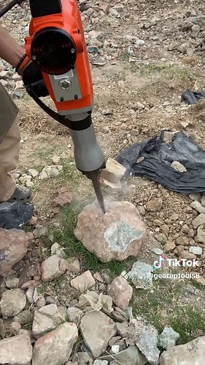 Unleash Power with VEVOR's Demolition Hammer