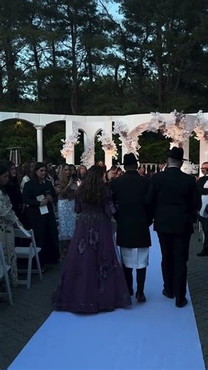 Chuppah: Freilach 🎹 Beri Weber, Simcha Leiner 🎤 Shira Choir