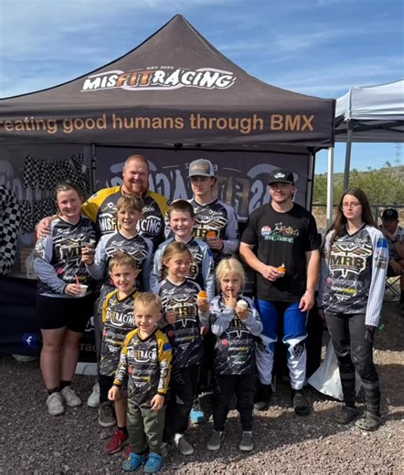 Fall nationals small but mighty squad. Let’s gets after it. Excited to close out the season before grands and pumped for some things in the works already for 2026. Thanks to all of the sponsors who continue to support us. #boxbmx #syndytracing #flyracingbmx #spyoptic #rennenbmx #cronosshoes #speedcobmx #avianbrands #odi_bmx #rynoarmy #ogio #westernturfandhardscapes #westernnevadasupplycompany #northwestbmxshop | MISFITRACING BMX