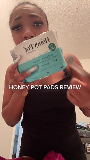 Honey pot pads review! Y’all I thought my panties was heated or sum. The pads are organic and have all types of natural stuff that leave a lil tingle🤣🤣 no cramps but baby ion know about this 🥴🥴