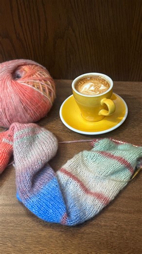 GRACE 许心 on Instagram: "easy crochet / knit gift ideas for my procrastinators  my patterns are all available on my site & youtube vid goes through each project in more detail 﫶 #crochet #knitting"