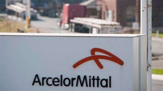 United Steelworkers on strike outside ArcelorMittal in Shelby