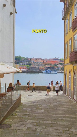 Walking in Porto PORTUGAL