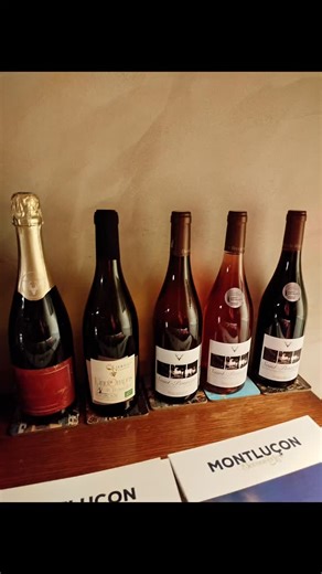 Chateau Besson on Instagram: "Pensez à réserver vos planches de charcuterie et fromage. Vous pourrez également en profiter pour goûter nos vins."