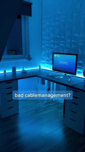 that is some clean cablemanagement 😮‍💨☁️ #☁️ #setupgaming #gamingsetup #gamingsetups #gaminglife #gamingsetupcheck #setups #setuproom #gamingvideos #console #consolesetup #gaming #fyp #foryoupage #foryou #setup #pcsetup #pcsetups #keyboard #mouse #mousepad #cable #cables #cablemanagement