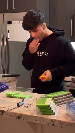 I never realized how addicted to tik tok I was till I watch this video 😭☠️ #caught #got2bhome #learnontiktok #distracted