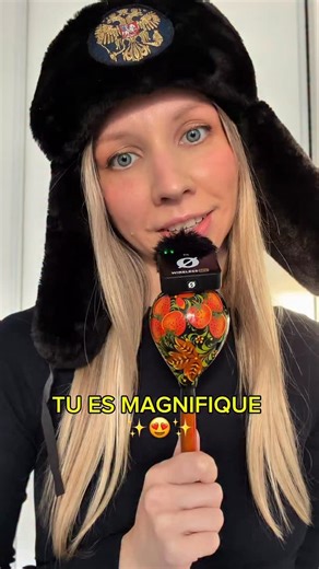 Mariya Prokina | Ta prof de russe 👩🏼‍💼 on Instagram: "L’expression russe « ты прекрасно выглядишь » se traduit littéralement par « tu as l’air magnifique » pour faire un compliment à une femme. Mais en français, on ne le dit pas très souvent : on dit plutôt « tu es magnifique ». #coursderusse #coursderussegratuits #lerusseavecmariya #coursderussenligne #profderusse"