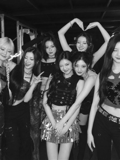: Nhiều fan nước ngoài thắc mắc tại sao mỗi lần idol K-pop đến Việt Nam biểu diễn hay du lịch, họ lại luôn có những trải nghiệm đặc biệt đến vậy. Câu trả lời đơn giản thôi, vì fan Việt chúng tôi đu idol bằng cả trái tim, luôn muốn dành cho họ những điều tuyệt vời nhất. Và có lẽ, họ cũng cảm nhận được tình yêu chân thành ấy, nên mới luôn dành lại cho Việt Nam những khoảnh khắc đặc biệt mà chẳng phải nơi nào cũng có. ♡ #babymonster #vietnam #rr_rs౨ৎ #twnth