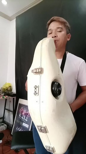 Silence the Saxophone Sound with a Saxophone Mute Silencer