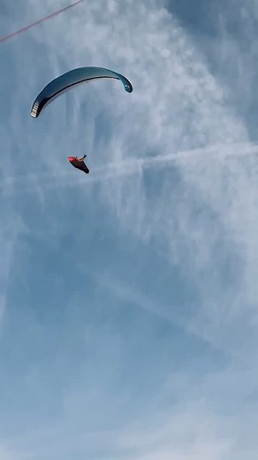 The new Bandit 2 landing on style. Pilot: @yeray_gonzalez2 📸 @_flysgs_ #ginbandit2 #gingliders | Gin Gliders Inc.