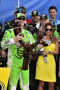 Kyle Busch races to 3rd win of year, moves closer to Chase