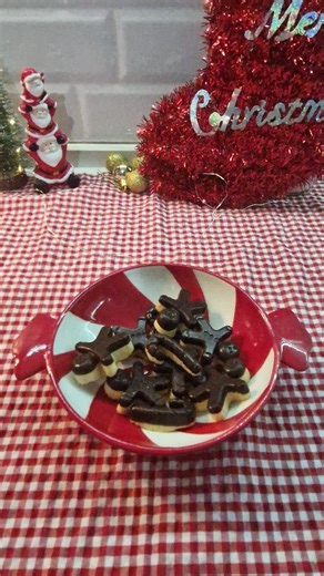 Cakeland🍰 | Advent Day 11:Gingerbread man cookie bites #christmas #cookie #advent #adventcalendar #gingerbread | Instagram