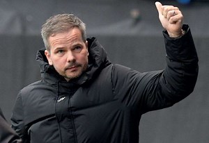 Gillingham confirm wing-back signing