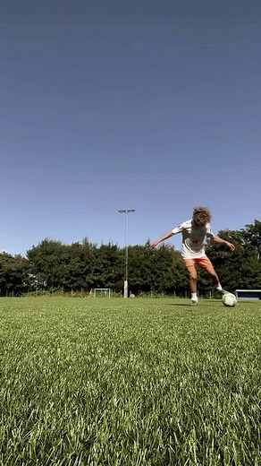 Mastering Street Soccer Skills: Quick Leon Tutorial