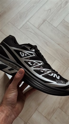 Ash Bellis | Men’s Fashion | Outfits & Styling on Instagram: "X5 Ways to style outfit basics using a plain white longsleeve #outfit #mensstyle #mensoutfit #fashion #basictshirt"