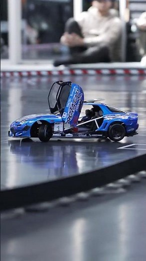 Mazda RX-7 FD RC drifting with MAX AURA during qualifying