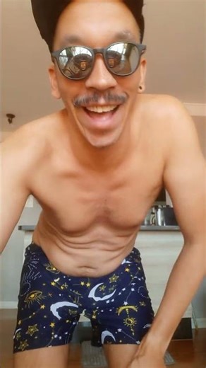 Today I used an accessory to finish off this beautiful Qualatex 16inc balloon... Fire