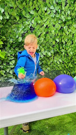 Big Balloon Flying: Fun Water Balloon Play