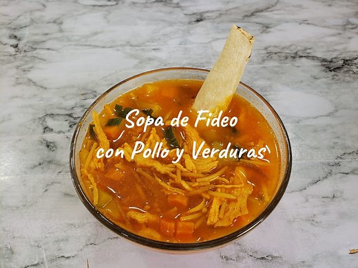 1.4K views | A quick & delicious sopa de fideo adding chicken & veggies. This comes together in less the 30 minutes. Who doesnt love simple meals Ingredients: 1 chickem breast Piece of onion 1 garlic clove Bay leaf Salt 5 oz fideo or conchitas Diced onion Diced carrots Diced squash Cilantro For sauce: 4 roma tomatoes Piece of onion 2 garlic cloves Tomato knorr Chicken knorr Chicken broth #sopadefideo #fideorecipe #sopadefideoconpollo #easyrecipe | Melissa Cruz | Facebook