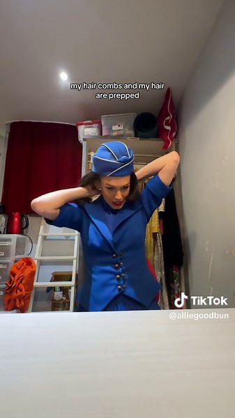 Quick Change Backstage at the Moulin Rouge | Dancer's BTS Transformation