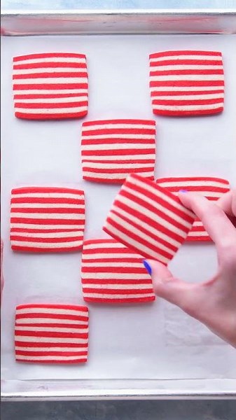 Stars, stripes, and sweet bites! Enjoy these festive American flag cookie 🇺🇸🍪