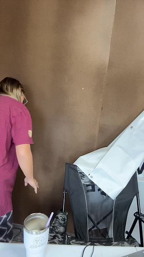 How to Use a Folding Chair: Easy Demonstration Guide