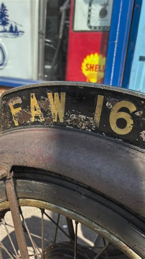 35K views · 705 reactions | 1949 Speed Twin almost all original with some small changes to keep it on the road for the last 75 years!! #aceclassicslondon #aceclassics #onlyoriginalonce #triumph #preunittriumph #sprunghubtriumph #triumphpreunit #triumphuk #triumphmotorcycles #triumphofficial #triumphnation #triumphworld #triumphspeedtwin #speedtwin | Select Cycle | Facebook