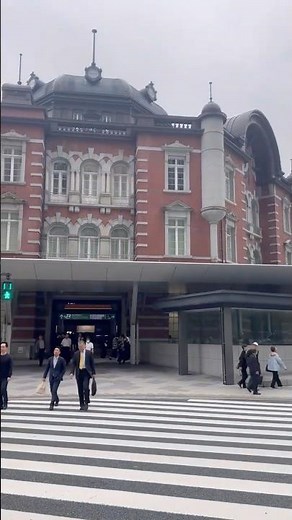 Tokyo Station Walk 2025｜東京駅前の交差点を渡る静かな午後【4K Walk / Marunouchi Tokyo】
